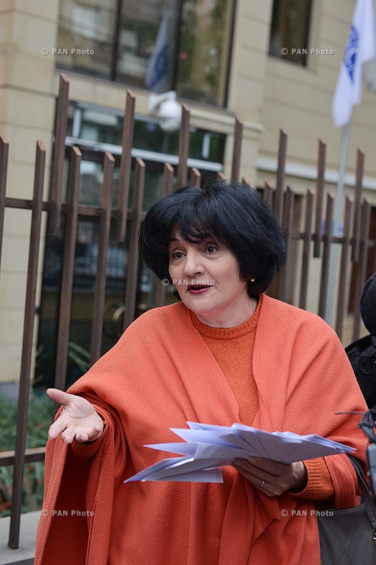 Представители «Объединенного штаба оппозиции» передали аккредитованным в Армении международным организациям заявление общественного фронта спасения «Новая Армения».
