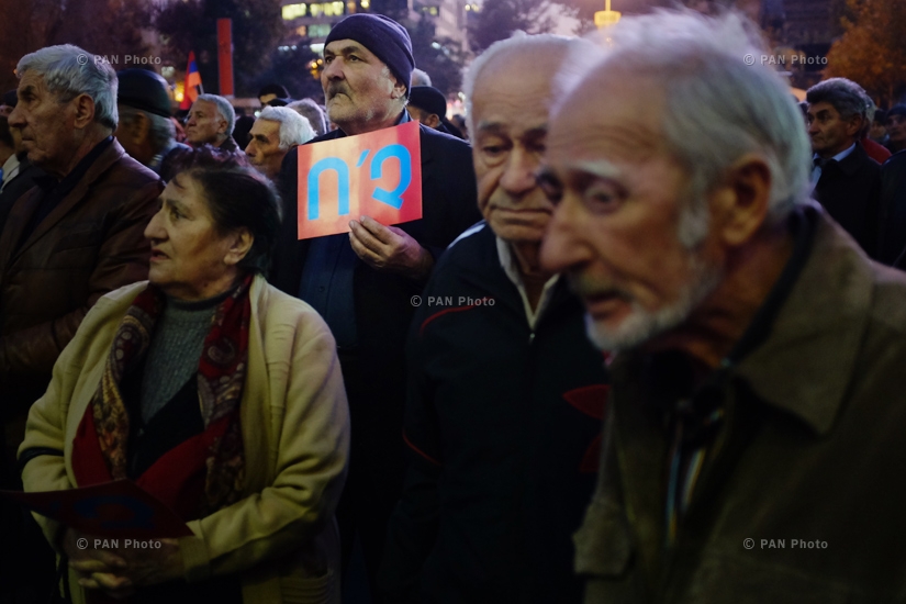 На Площади Свободы в Ереване стартовал митинг выступающего против конституционных реформ в Армении Фронта «Нет»