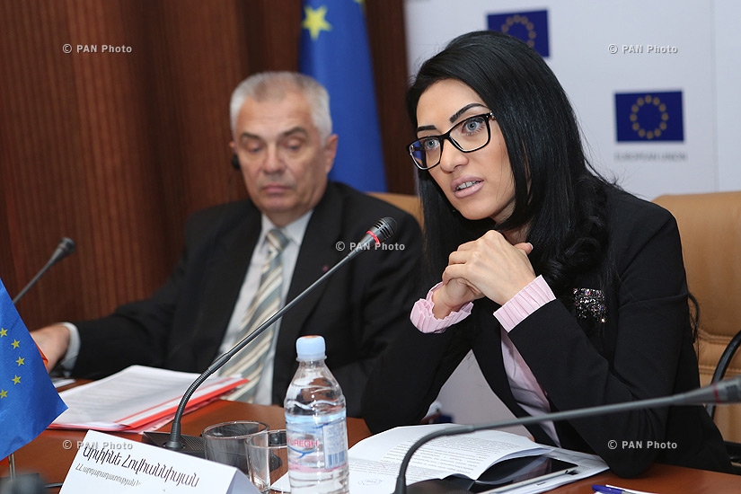 RA Minister of Justice Arpine Hovhannisyan and Head of EU Delegation to Armenia, Ambassador Peter Switalski attend a discussion on Fight against corruption