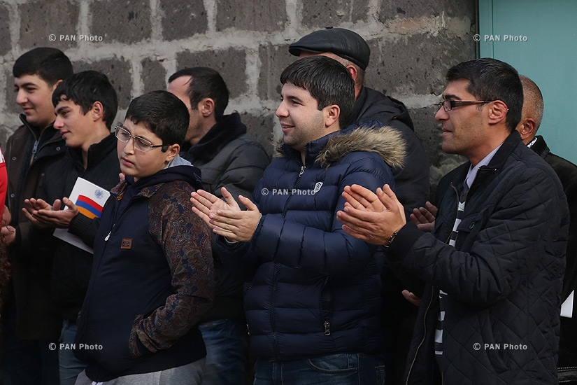 Armenia constitutional amendments' “Yes” and “No” reality TV show in Armenia's Armavir province