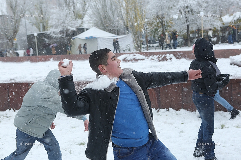 В Ереване выпал первый снег 