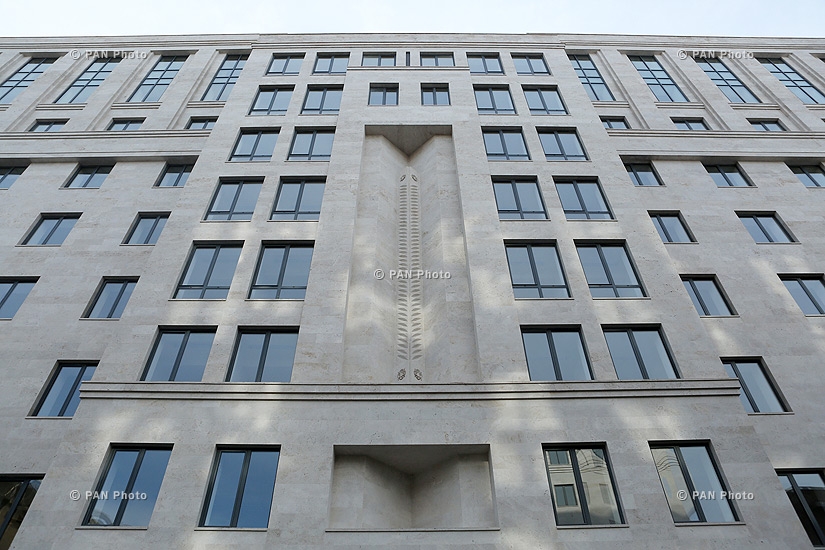 Press tour around newly-built government administrative complex