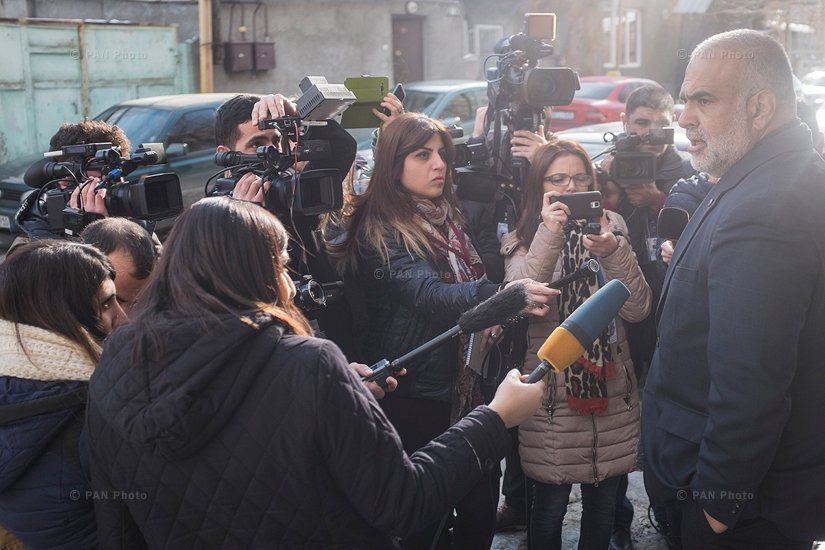 Referendum on constitutional amendments in Armenia: Leader of opposition Heritage Party Raffi Hovannisian votes