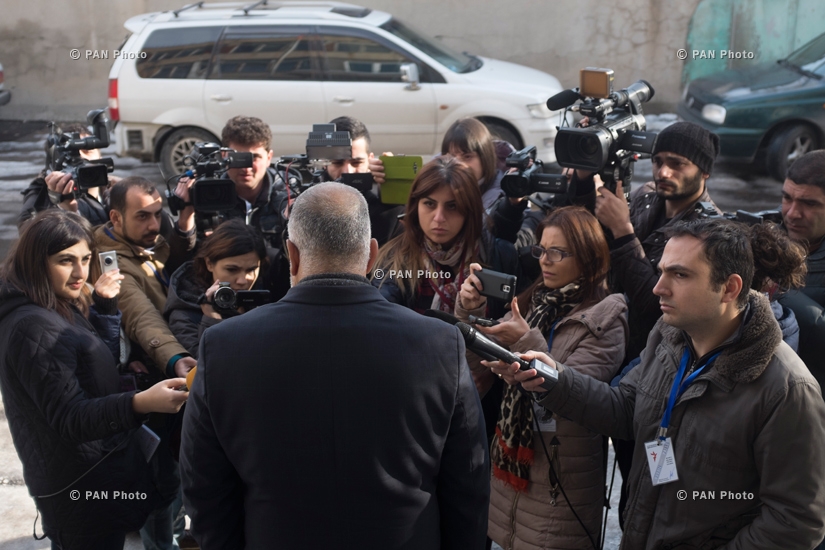 Referendum on constitutional amendments in Armenia: Leader of opposition Heritage Party Raffi Hovannisian votes