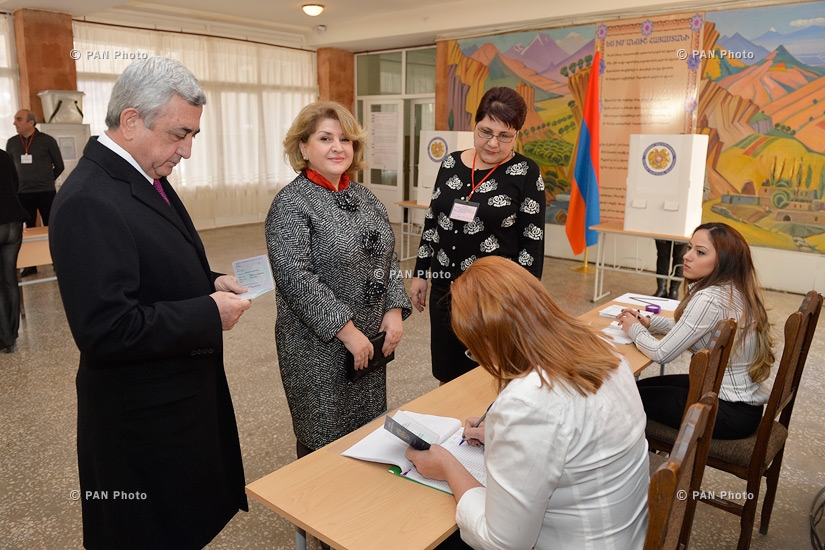 Referendum on constitutional amendments in Armenia: RA President Serzh Sargsyan and Prime Minister Hovik Abrahamyan vote