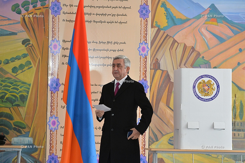 Referendum on constitutional amendments in Armenia: RA President Serzh Sargsyan and Prime Minister Hovik Abrahamyan vote