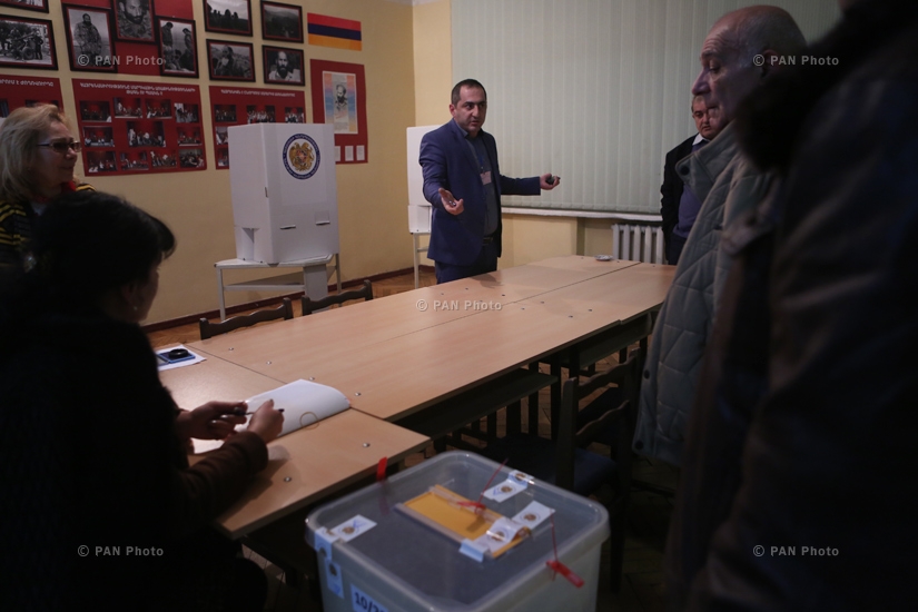 Референдум по внесению изменений в конституцию Армении: Подсчет голосов 