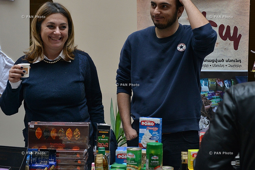 Новогодняя благотворительная ярмарка в Ереванском Городском Муниципалитете