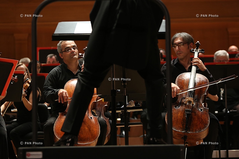 Premiere of Krzysztof Penderecki's Concerto for Flute, performed by Massimo Mercelli under the baton of Italian conductor Pier Carlo Orizio