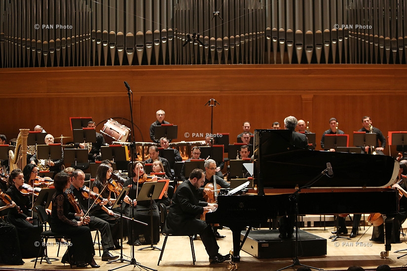 Premiere of Krzysztof Penderecki's Concerto for Flute, performed by Massimo Mercelli under the baton of Italian conductor Pier Carlo Orizio