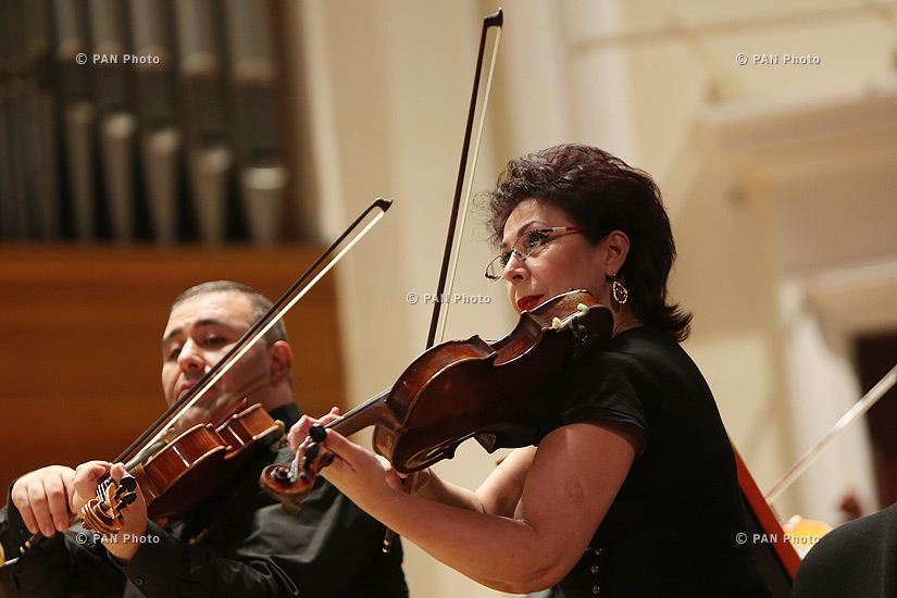 Premiere of Krzysztof Penderecki's Concerto for Flute, performed by Massimo Mercelli under the baton of Italian conductor Pier Carlo Orizio