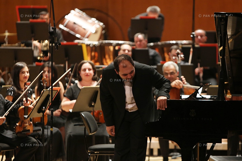 Premiere of Krzysztof Penderecki's Concerto for Flute, performed by Massimo Mercelli under the baton of Italian conductor Pier Carlo Orizio