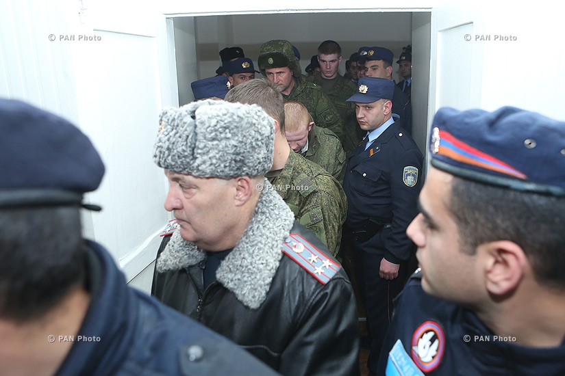 В Гюмри состоялось первое судебное заседание по делу об убийстве семьи Аветисянов