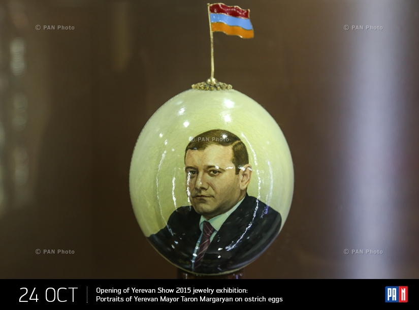 Открытие международной ювелирной выставки «Yerevan Show-2015»: Портрет мэра Еревана Тарона Маргаряна на страусином яйце