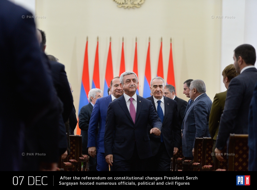 После референдума по изменениям в Конституцию РА президент Серж Саркисян принял многочисленных должностных лиц, общественных и политических деятелей