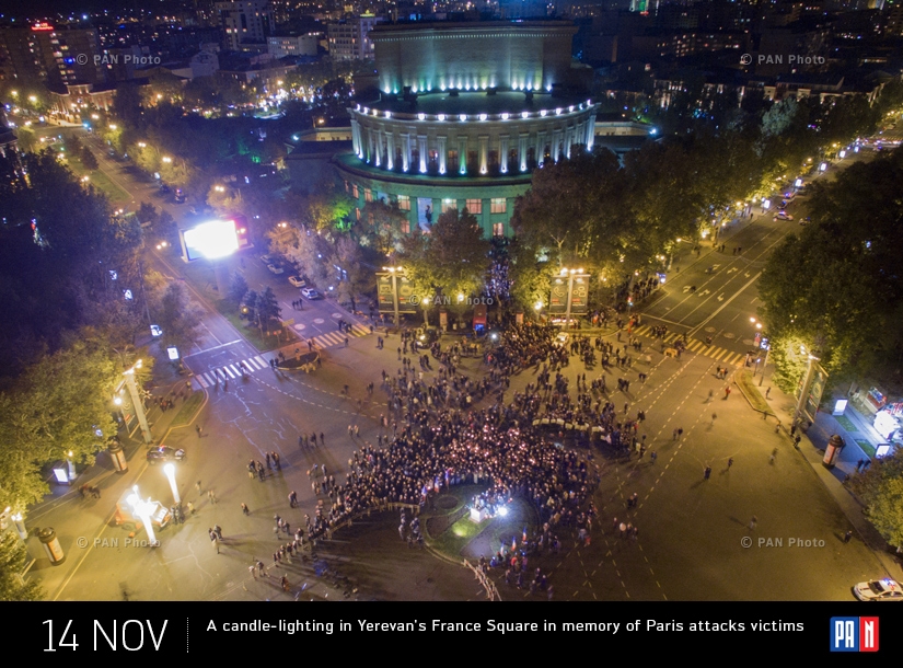 Церемония зажжения свечей на площади Франции Еревана в память о жертвах терактов в Париже