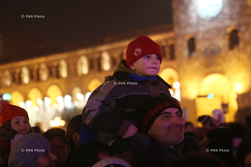 Yerevan's Grand Christmas Tree lights on