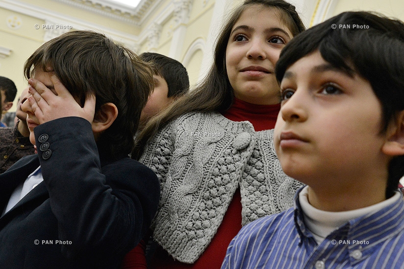 Presidential residence hosts children on the occasion of New Year