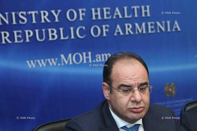 Deputy Minister of Health Vahan Poghosyan and several experts hold press conference on flu and acute respiratory infections in Armenia