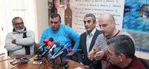 Пресс-конференция членов инициативы «Прочь из нашего кармана»