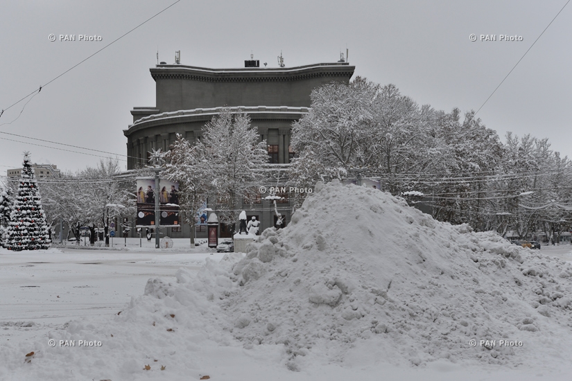 Первый снег 2016 года в Ереване