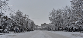 First snowfall of 2016 in Yerevan