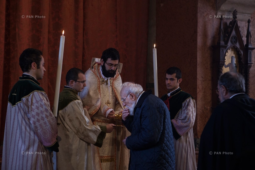 The Sunday liturgy of Forty Circle, during the distribution of St. Communion