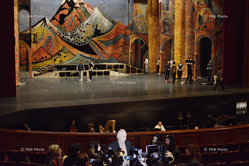 Пресс-конференция народного артиста РА, главного балетмейстера театра Вилена Галстяна