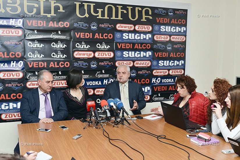 Пресс-конференция бывшего депутата Верховного Совета Армении Азата Аршакяна и депутата от РПА Сукиаса Аветисяна