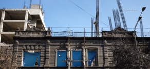 Avetik Isahakyan Libabrary's old building facade being reconstructed