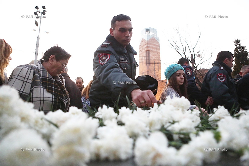 Совместное собрание-шествие 6 оппозиционных сил в память о жертвах трагических событий 1 марта 2008 