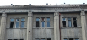 Здание пожарной части на площади Сахарова