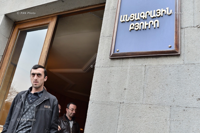 Head of the Department for Reception of Citizens and Discussion of Petitions Alexander Ghazaryan meets with taxi drivers