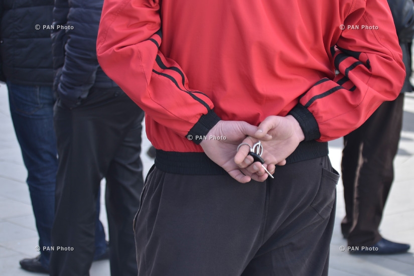 Head of the Department for Reception of Citizens and Discussion of Petitions Alexander Ghazaryan meets with taxi drivers