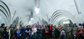В Ереванском метро открылась фотовыставка «Женщина в городском хозяйстве»