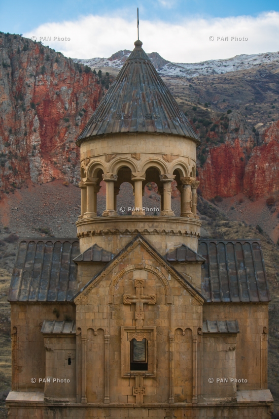 Армянские пейзажи: Монастырский комплекс Нораванк (XIII—XIV века),  Вайоцдзорская область