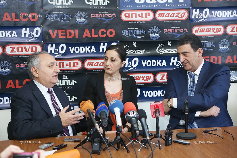 Տնտեսագետ Վարդան Բոստանջյանի և ՀՀԿ պատգամավոր Վարդան Այվազյանի մամուլի ասուլիսը