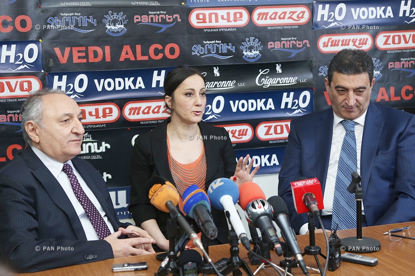 Տնտեսագետ Վարդան Բոստանջյանի և ՀՀԿ պատգամավոր Վարդան Այվազյանի մամուլի ասուլիսը