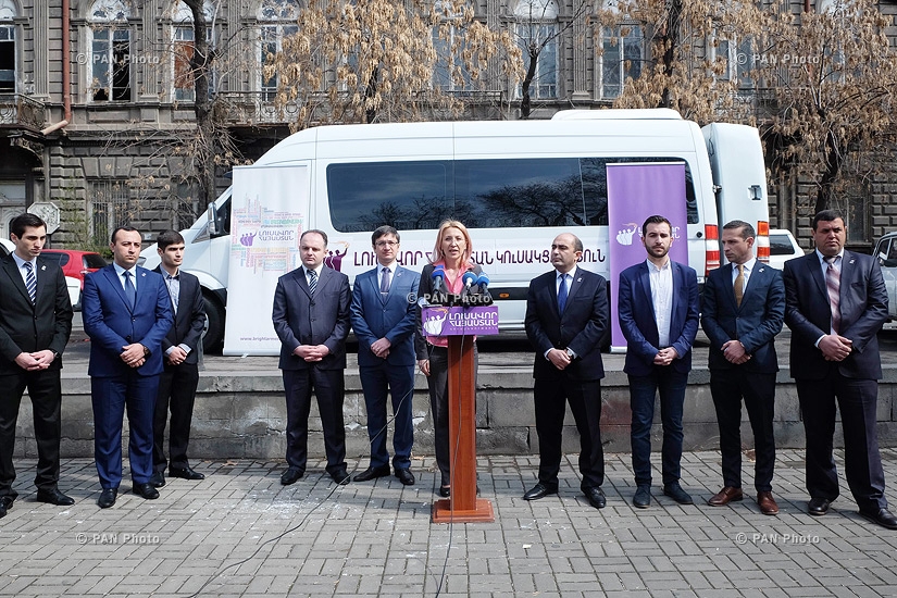 «Լուսավոր Հայաստան» կուսակցության բացօթյա մամուլի ասուլիսը