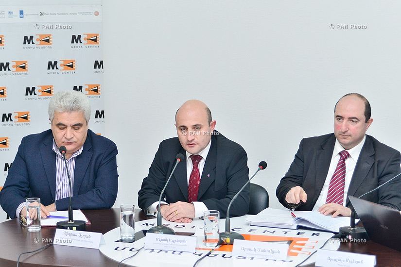 «Ավիատրանս» ընկերության գլխավոր տնօրեն Տիգրան Աչոյանի, Էկոնոմիկայի նախարարության Զբոսաշրջության վարչության պետ Մեխակ Ապրեսյանի և տնտեսագետ Արտակ Մանուկյանի ասուլիսը