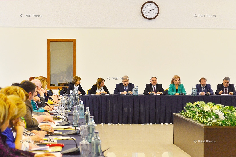 RA Minister of Education and Science Levon Mkrtchyan meets with the principals of 110 school centers