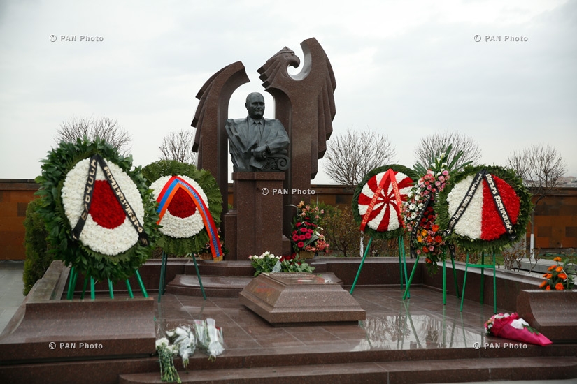 Yerevan commemorates ex-PM Andranik Margaryan