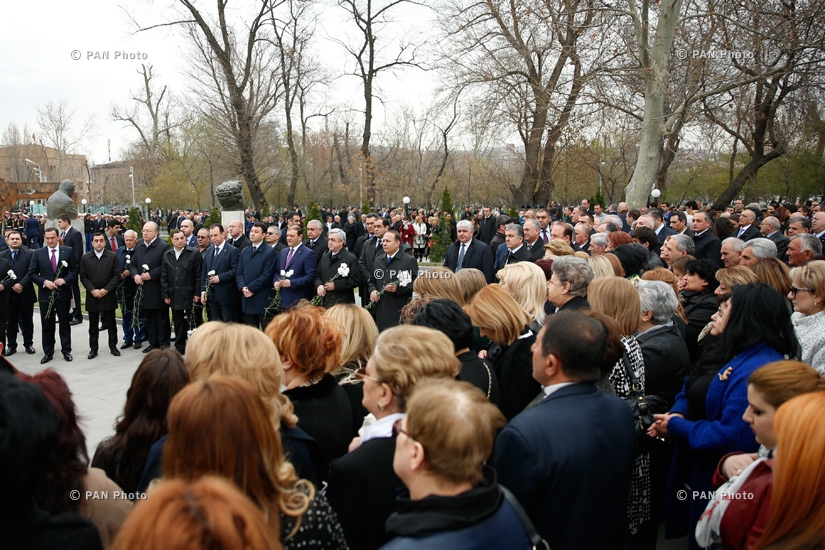 Yerevan commemorates ex-PM Andranik Margaryan