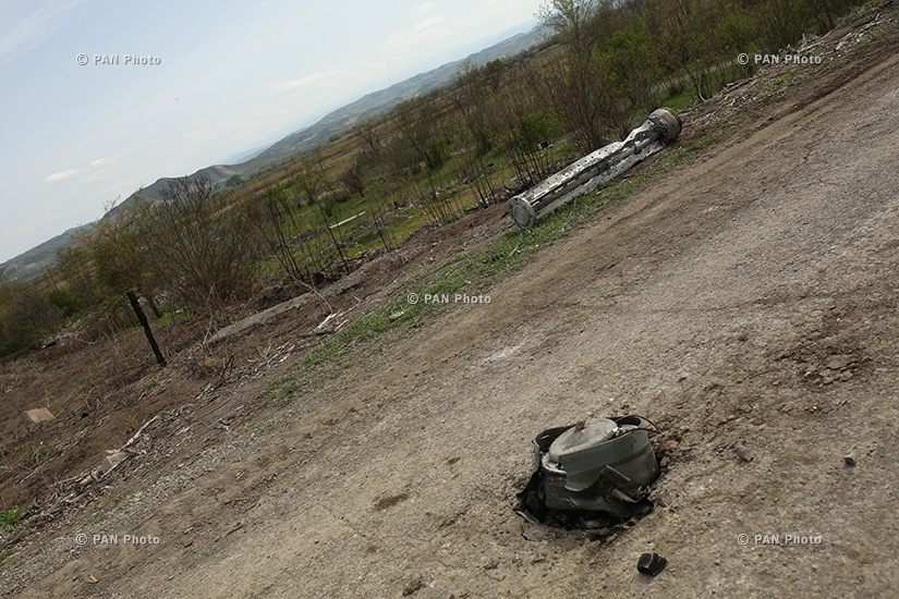Ապրիլի 5-ին ադրբեջանական կողմի կիրառած 9К58 «Սմերչ»-ի հրթիռի մնացորդները 