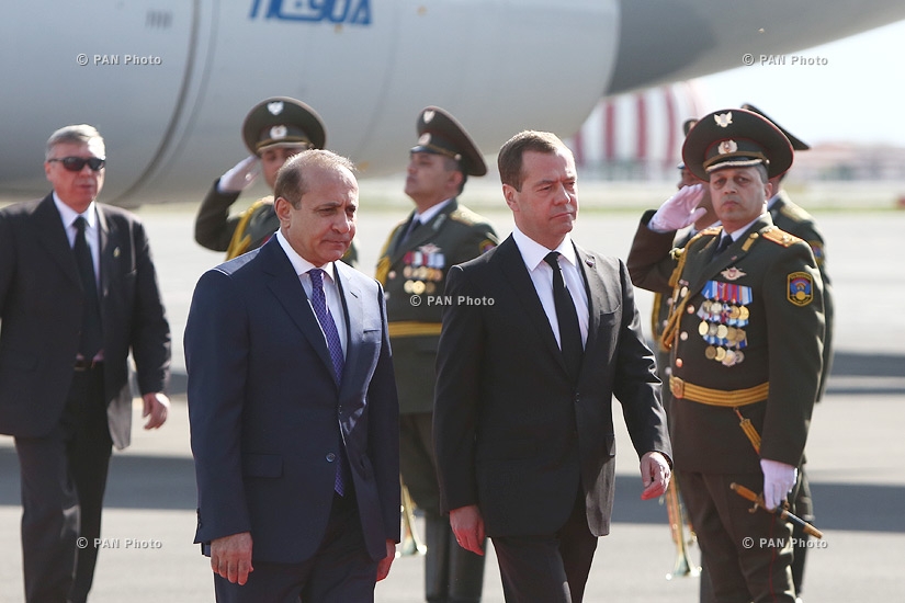 Официальная церемония приветствия премьер-министра России Дмитрия Медведева