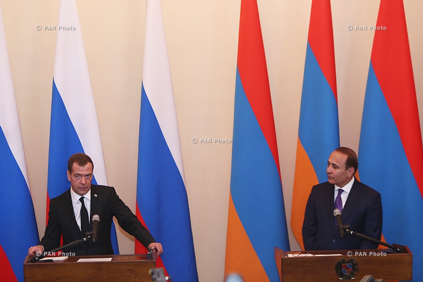 Совместная пресс-конференция премьер-министра Армении Овика Абрамяна и премьер-министра России Дмитрия Медведева