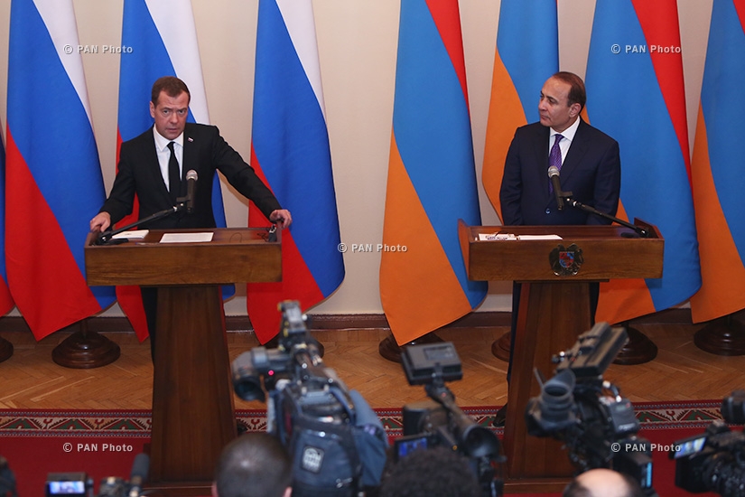Joint press conference of Armenia's Prime Minister Hovik Abrahamyan and Russia's Prime Minsiter DMitry Medvedev