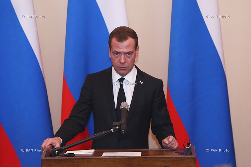 Joint press conference of Armenia's Prime Minister Hovik Abrahamyan and Russia's Prime Minsiter DMitry Medvedev