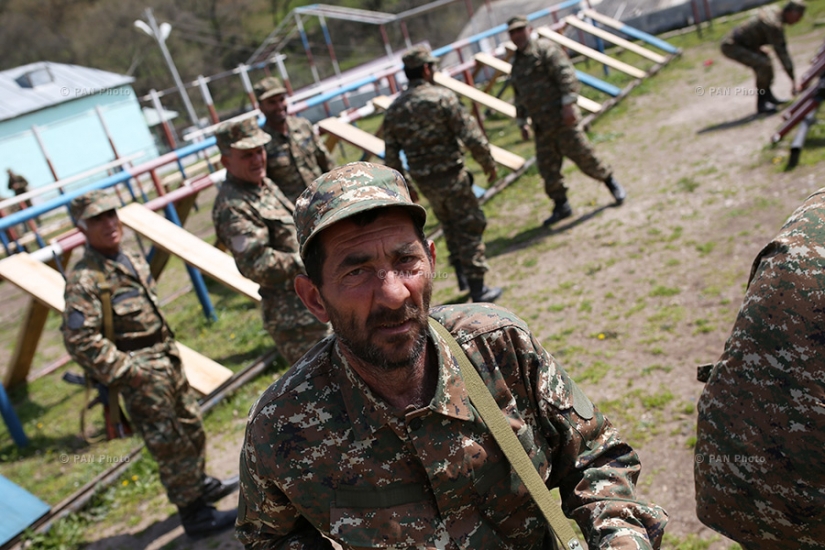 Добровольцы на месте постоянной дислокации военной части «Егникнер» на севере Арцаха