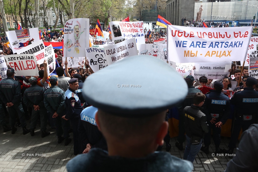 Protest against OSCE Minsk Group co-chairs in front of RA Ministry of Foreign Affairs